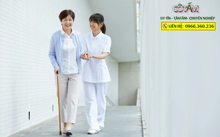 Lợi ích của việc tìm người giúp việc chăm người già chuyên nghiệp