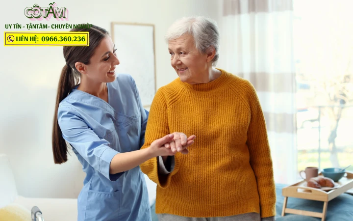 Chia sẻ kinh nghiệm tìm người chăm sóc người già: Bí quyết từ giúp việc Cô Tấm