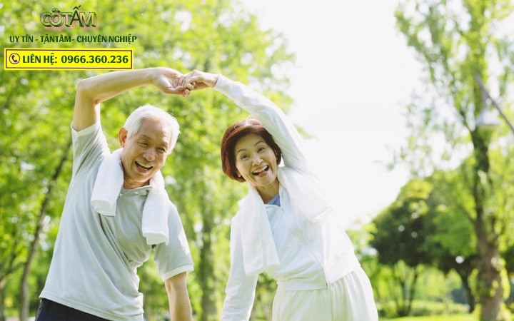 Lợi ích của việc sử dụng dịch vụ giúp việc ăn ở lại cho người già