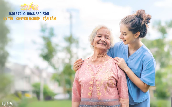 Vững bước vào tuổi già nhờ sự chăm sóc của giúp việc chuyên nghiệp