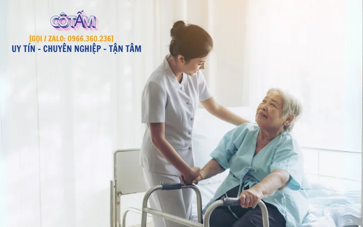 Giúp việc chăm người già: Kinh nghiệm xương máu cần lưu ý