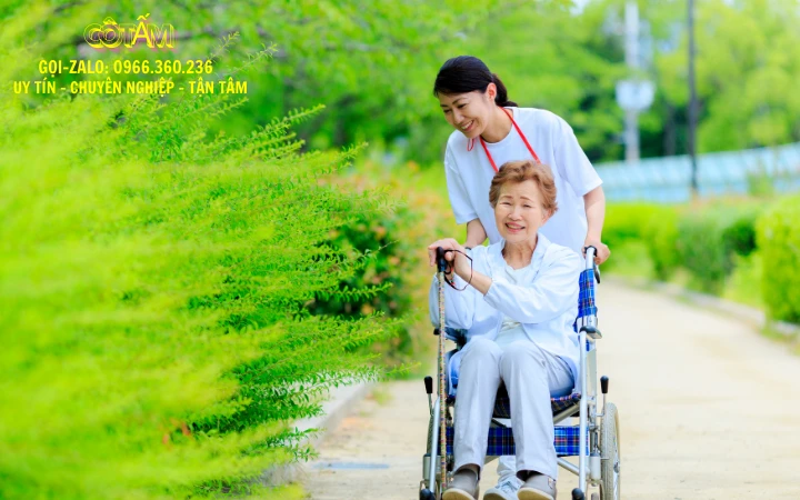 Tìm người giúp việc chăm người già KHÓ hay DỄ
