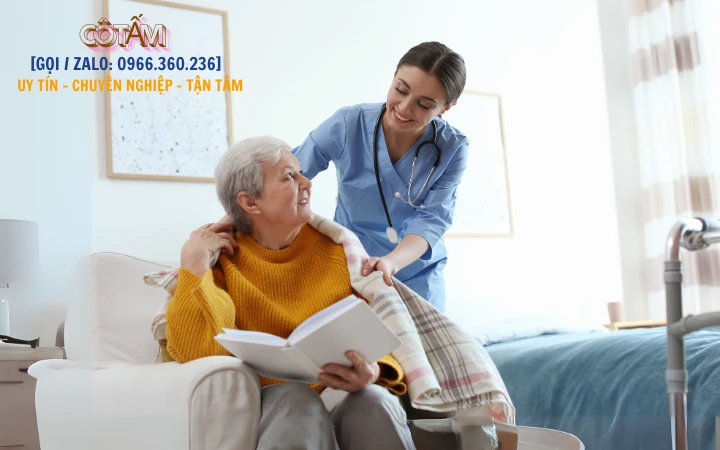 Chọn người giúp việc: Yếu tố then chốt trong chăm sóc người già