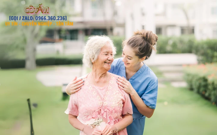 Giúp việc chăm sóc người già: Lợi ích thiết thực cho mọi gia đình