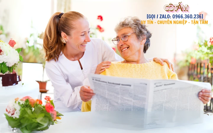 Khi tình thương gặp gỡ năng lực: Giúp việc chăm sóc người già