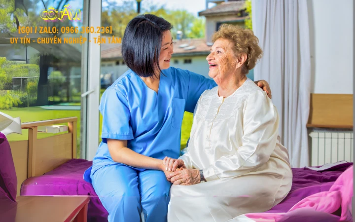 Giúp việc chăm sóc người già: Nơi gửi gắm yêu thương và sự quan tâm