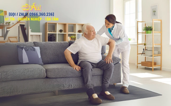 Giúp việc chăm sóc người bệnh: Một nghề [Vất Vả - Gian Nan]