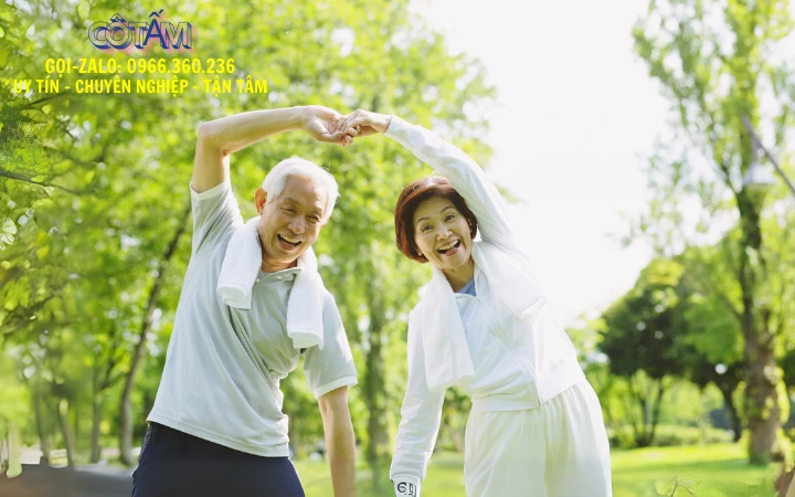 Tạo điều kiện tốt nhất cho người già nhờ giúp việc chăm sóc