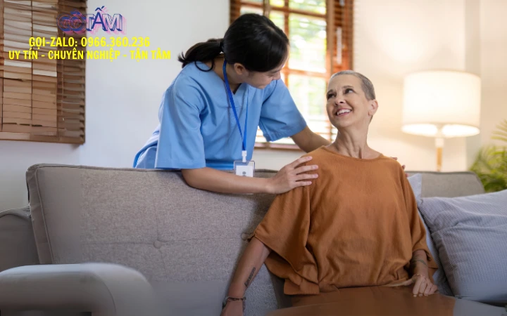 Chia sẻ kinh nghiệm chăm người già dành cho người giúp việc