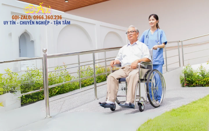 Khẳng định giá trị của người giúp việc chăm sóc bệnh nhân