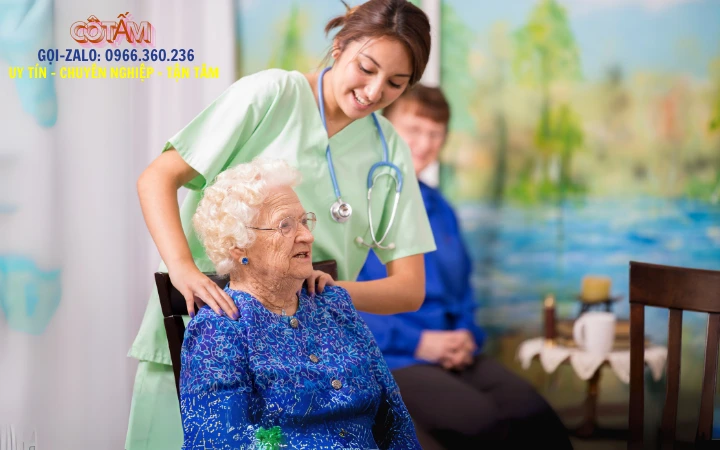 Giúp việc chăm sóc người già: Đặc điểm của dịch vụ uy tín