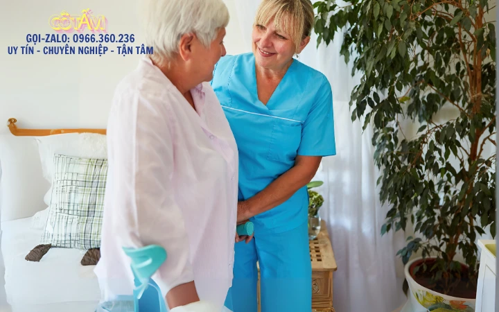Giúp việc chăm sóc người già: Giữ gìn giá trị gia đình