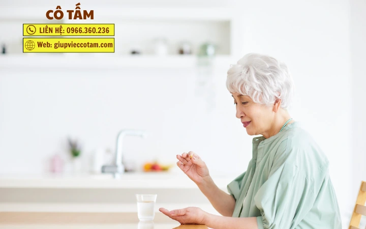 Giúp việc chăm người già: Dịch vụ chăm sóc chuyên nghiệp