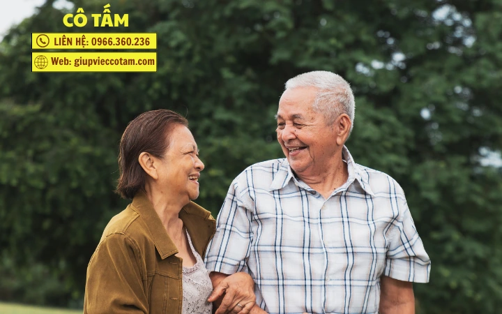 Khám phá những giá trị của Giúp việc chăm người già trong gia đình