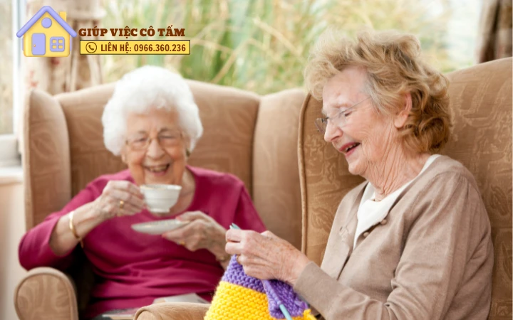 Nhu cầu tìm người giúp việc chăm người già tăng cao ở Hà Nội
