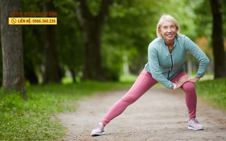 Giải quyết nỗi lo tìm người giúp việc chăm người già ở Hà Nội