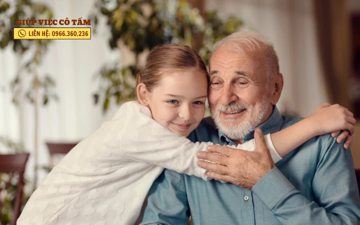 Giúp việc chăm người già hoàn hảo, an tâm cho gia đình
