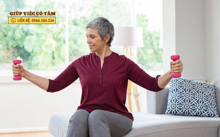 Cung cấp người giúp việc chăm người già từ trái tim