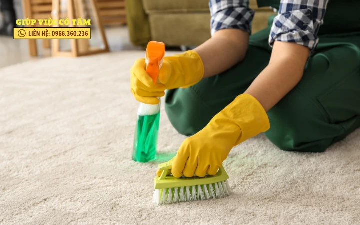 Khắc phục khủng hoảng chăm người già bằng giúp việc Hà Nội