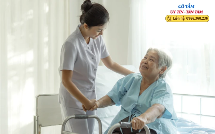 Dịch vụ giúp việc chăm người già: Đội ngũ chuyên nghiệp