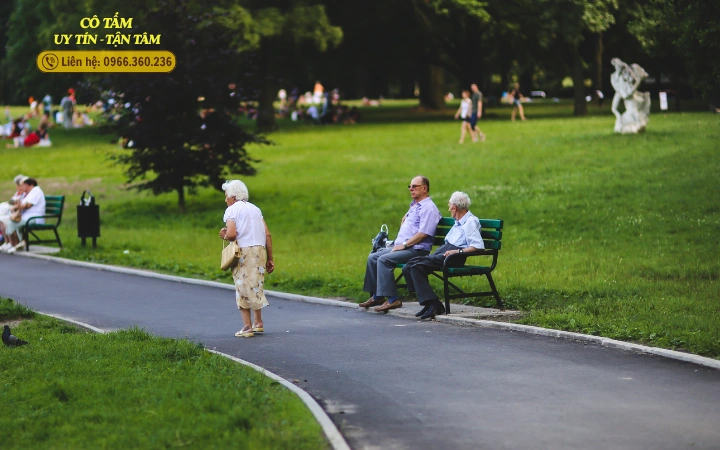 10 cách giúp việc chăm sóc người già đúng cách tại nhà