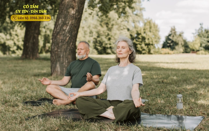 Gần gũi với người cao tuổi qua dịch vụ chăm sóc chất lượng