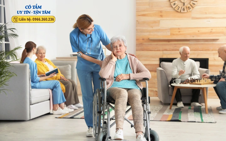 Giúp việc chăm người già: Chọn đúng, chọn nhanh để yên tâm