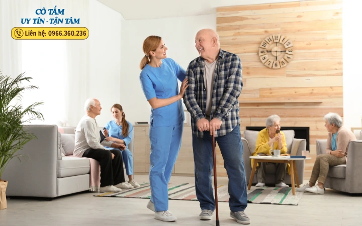 Giúp việc chăm người ốm: Giải pháp cho người thân yêu