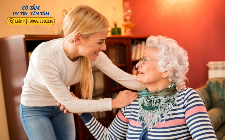 Giúp việc chăm người già và những sai lầm thường gặp