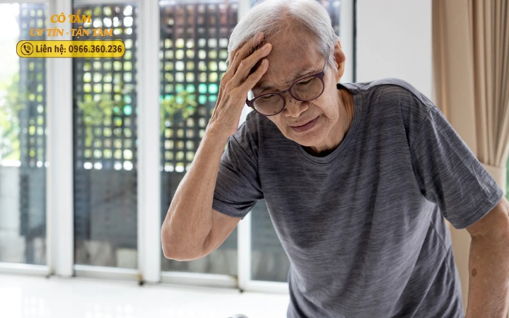 Giúp việc chăm người già: Hướng đi mới cho gia đình