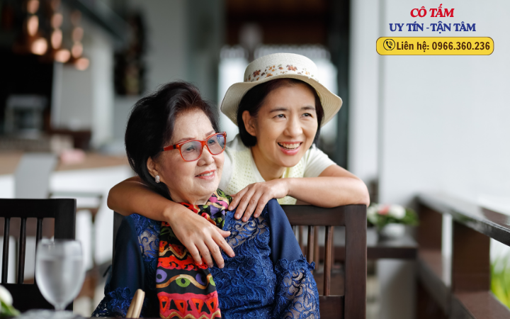 Mẹo tìm người chăm sóc người già tại nhà không thể bỏ qua