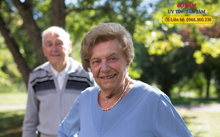 Giới thiệu dịch vụ tìm người chăm sóc người già tại nhà