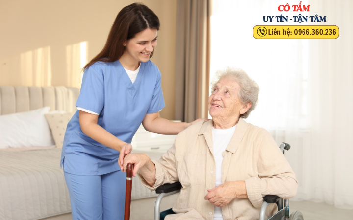 Giúp việc chăm người bệnh: Lời khuyên từ chuyên gia