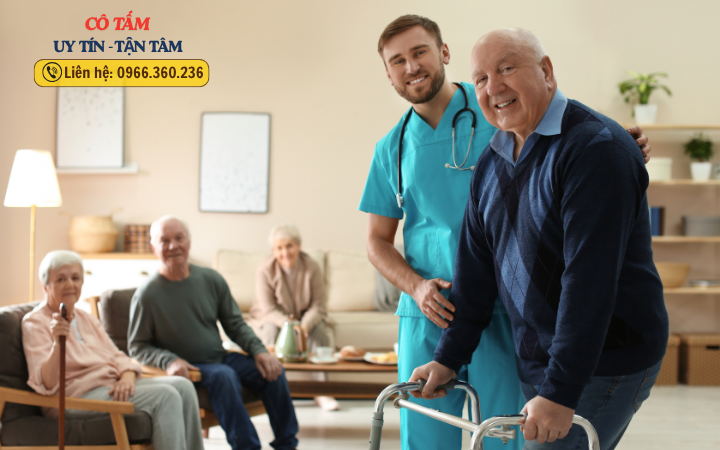 Đội ngũ giúp việc chăm người bệnh tại bệnh viện chuyên nghiệp