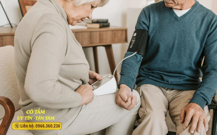 Thế nào là giúp việc chăm người bệnh chuyên nghiệp và tận tâm ?