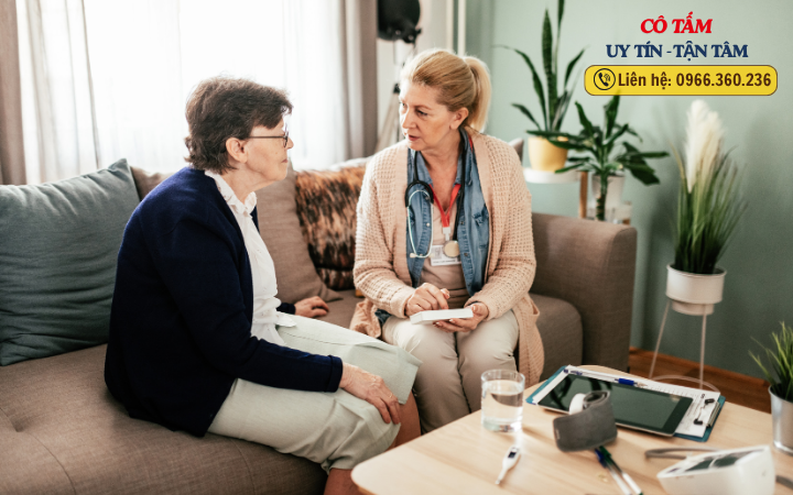 Có nên sử dụng giúp việc chăm sóc bệnh nhân ở Hà Nội không?