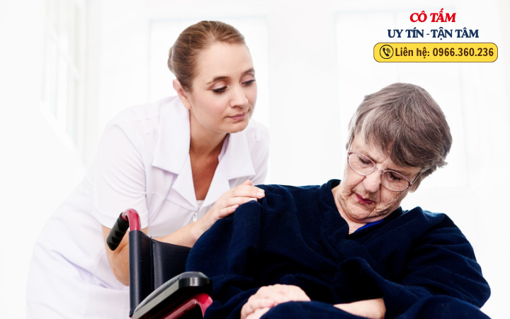 Giúp việc chăm sóc bệnh nhân ở Hà Nội tại sao ngày càng phổ biến ?