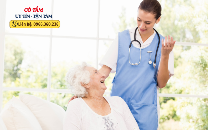 Trách nhiệm của nhân viên giúp việc chăm người ốm như thế nào ?