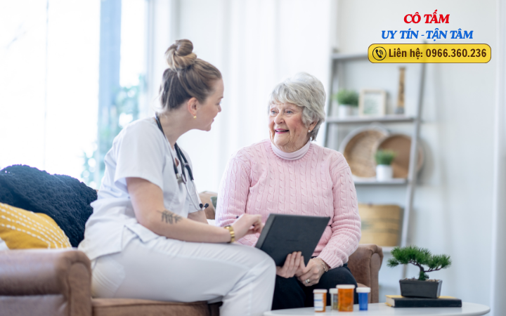 Dịch vụ giúp việc chăm người bệnh tại bệnh viện Lão khoa Trung Ương. Trong những năm gần đây, nhu cầu tìm người giúp việc chăm người bệnh tại bệnh viện Lão khoa Trung Ương ngày càng gia tăng. Lý do là bởi phần lớn các gia đình hiện đại đều bận rộn, không thể thường xuyên túc trực tại bệnh viện để chăm sóc người thân. Đặc biệt, tại một cơ sở chuyên về lão khoa như bệnh viện Lão khoa Trung Ương, việc chăm sóc đúng cách, đúng kỹ thuật lại càng quan trọng. Bài viết này sẽ giúp bạn hiểu rõ hơn về vai trò, lợi ích và quy trình khi thuê người giúp việc chăm bệnh tại bệnh viện, đồng thời giới thiệu địa chỉ cung cấp dịch vụ uy tín, tận tâm mà bạn có thể hoàn toàn yên tâm lựa chọn.