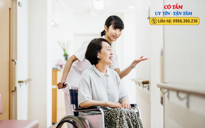 Có nên tìm giúp việc chăm người ốm từ dịch vụ uy tín?