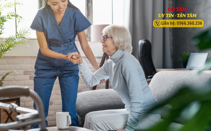 Chọn thuê người chăm sóc bệnh nhân tại nhà uy tín nhất Hà Nội