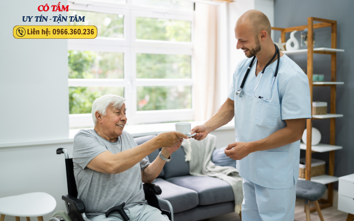 Giúp việc chăm người già: Những điều nên và không nên