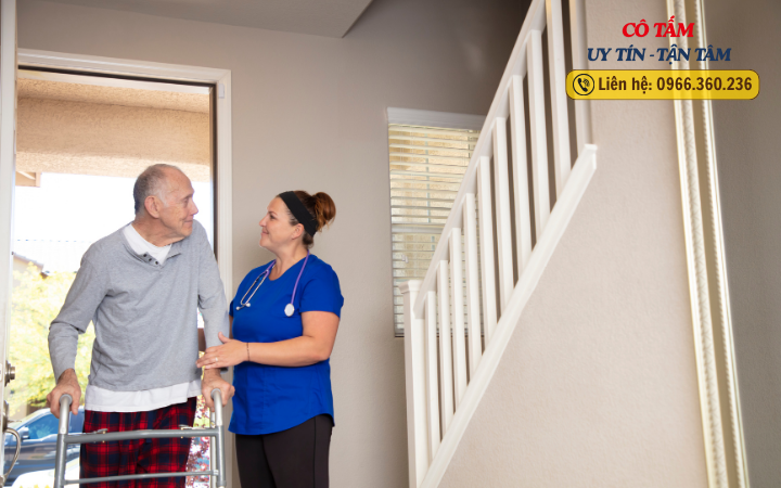 Tìm giúp việc chăm người già: Điều gì là quan trọng nhất?