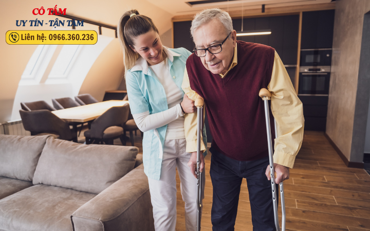 Giúp việc chăm người già - Đồng hành cùng tuổi già