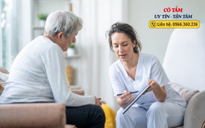 Giúp việc chăm người già và tâm lý người cao tuổi