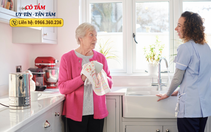 Dịch vụ giúp việc chăm người già có đáng tin cậy không?.