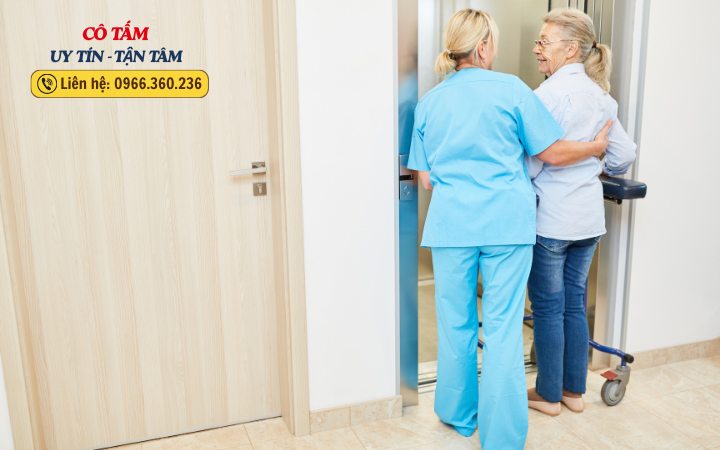 Đề phòng lừa đảo trong giúp việc chăm người già