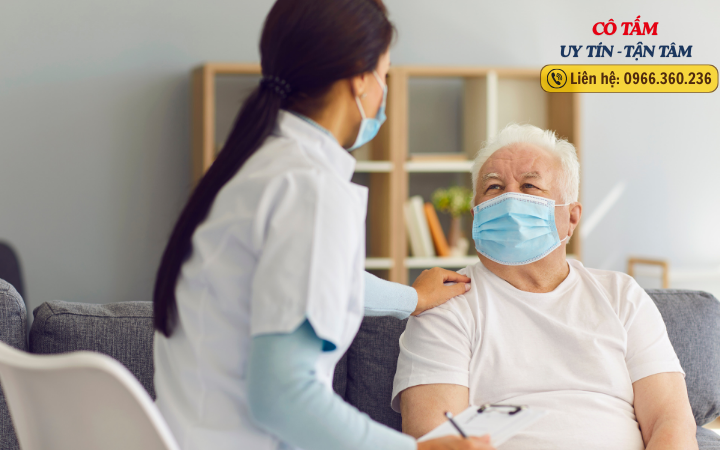 Đồng hành cùng giúp việc chăm người già Cô Tấm mỗi ngày