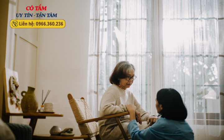 Dịch vụ đồng hành tuyệt vời của giúp việc chăm người già.