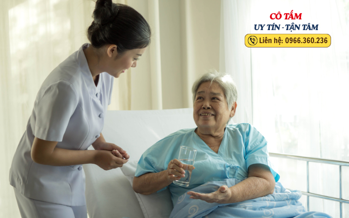 Dịch vụ xuất sắc: Với giúp việc chăm người già Cô Tấm